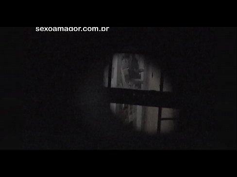 ❤️ Blondie blir hemligt videofilmad av en voyeur från grannskapet gömd bakom ihåliga tegelstenar ☑ Porno at us sv.allo-sex.ru ❤